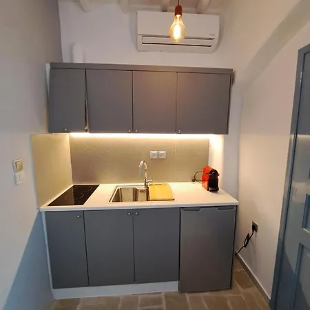 Ariadne Pool At * Ornósz