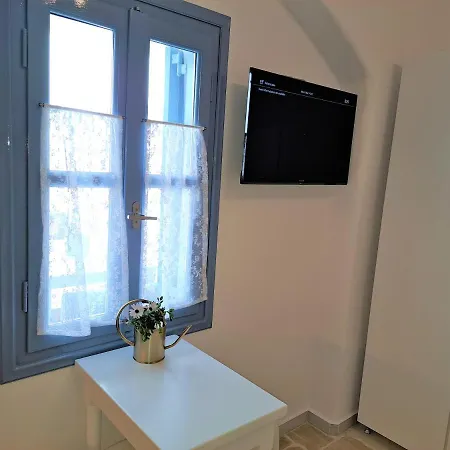 Ariadne Pool At Apartman Ornósz