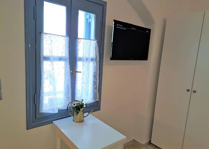 Ariadne Pool At Apartman Ornósz